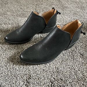 J. Adams Pointed Toe Slip on Ankle Boot Women’s 6.5  New Without Tags